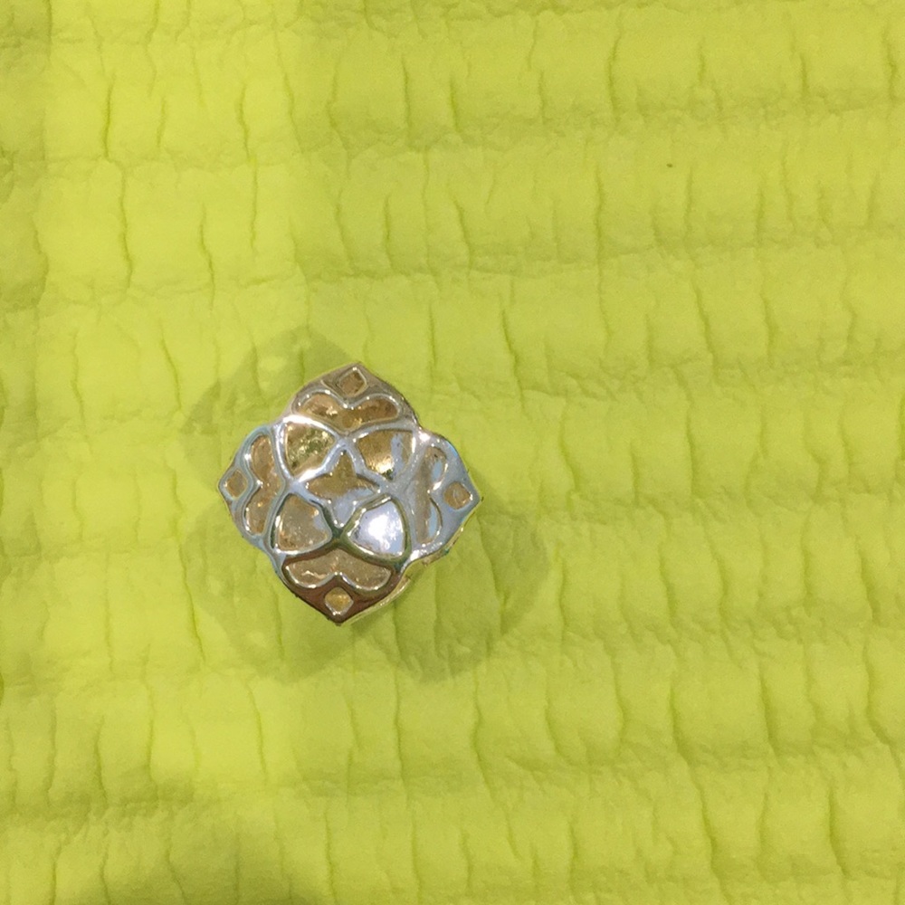 Kendra Scott gold stud earring.   SINGLE